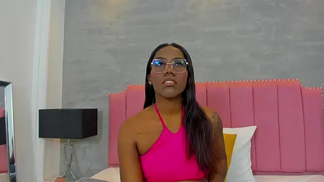 Snapshot of Alaia_Colins chatting on 11/12/25, 02:56 Alaia Colins online show from 11/12/25, 02:56