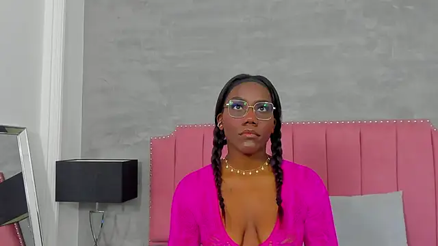 Snapshot of Alaia_Colins chatting on 11/24/25, 03:50 Alaia Colins online show from 11/24/25, 03:50