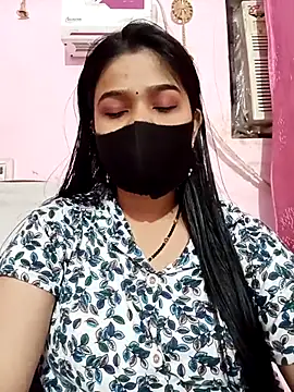 Snapshot of Simran-001 chatting on 10/26/25, 01:39 Simran-001 online show from 10/26/25, 01:39