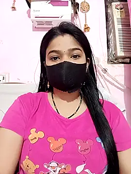 Snapshot of Simran-001 chatting on 10/27/25, 05:39 Simran-001 online show from 10/27/25, 05:39