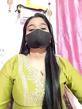 Snapshot of Simran-001 chatting on 12/05/25, 12:36 Simran-001 online show from 12/05/25, 12:36