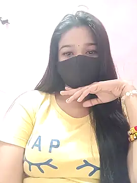 Snapshot of Simran-001 chatting on 12/17/25, 01:17 Simran-001 online show from 12/17/25, 01:17