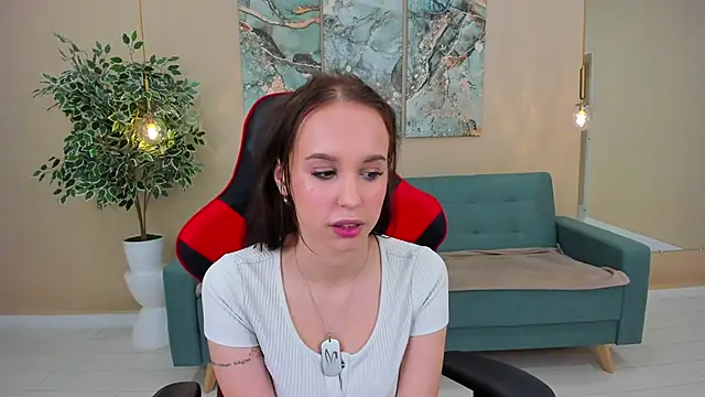 SandraTucker online show from 02/01/25, 06:54