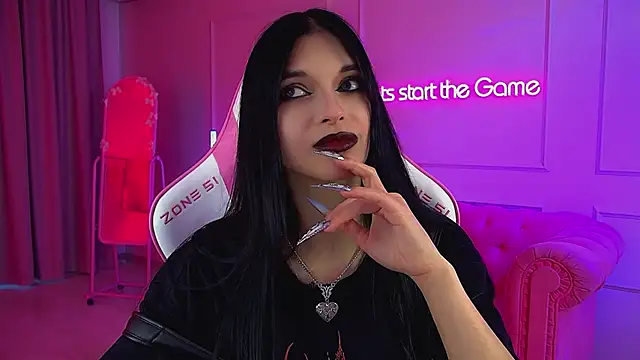 Snapshot of BeverlyMost chatting on 05/17/26, 06:44 BeverlyMost online show from 05/17/26, 06:44