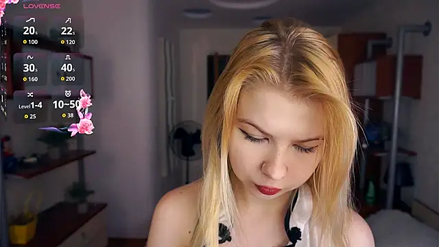 LynetHakes online show from 09/17/25, 04:25