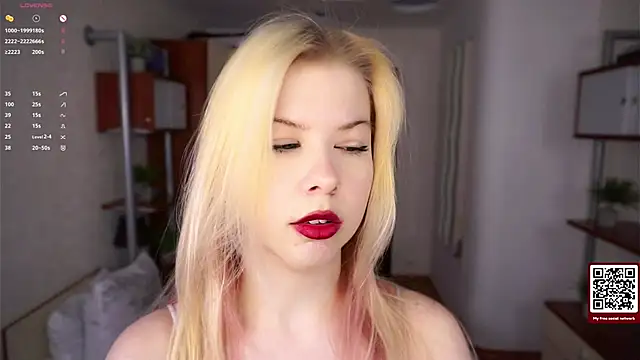 LynetHakes online show from 12/23/25, 06:22