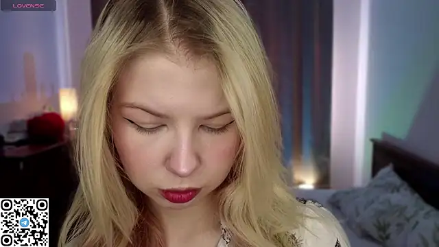 LynetHakes online show from 03/18/26, 06:16