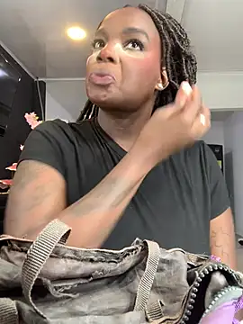 NatyParker online show from 04/22/26, 12:39