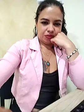 Snapshot of Ariana-07 chatting on 03/05/25, 08:00 Ariana-07 online show from 03/05/25, 08:00