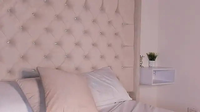 bella bloomg online show from 01/30/25, 10:19