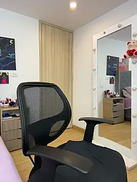 KarlaWild online show from 10/17/25, 03:10