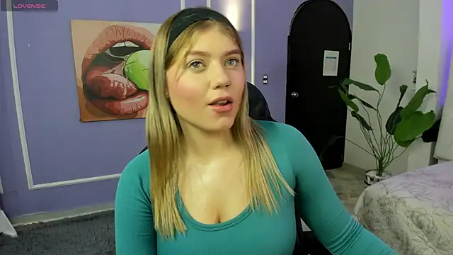 alaia greyy online show from 11/11/25, 12:38