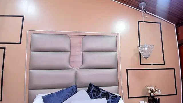 CAYLINCOLLINS online show from 10/23/25, 03:39