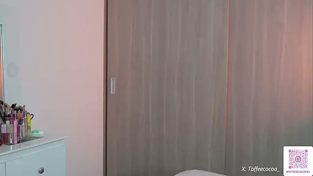 Snapshot of sophi_lii chatting on 12/19/25, 01:01 sophi lii online show from 12/19/25, 01:01