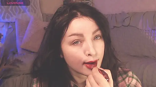 Snapshot of BritneyBarker chatting on 02/06/25, 01:27 BritneyBarker online show from 02/06/25, 01:27