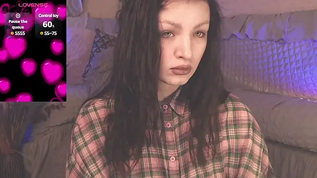 Snapshot of BritneyBarker chatting on 02/09/25, 01:11 BritneyBarker online show from 02/09/25, 01:11