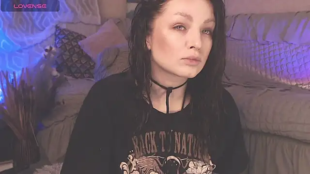 Snapshot of BritneyBarker chatting on 02/13/25, 02:12 BritneyBarker online show from 02/13/25, 02:12