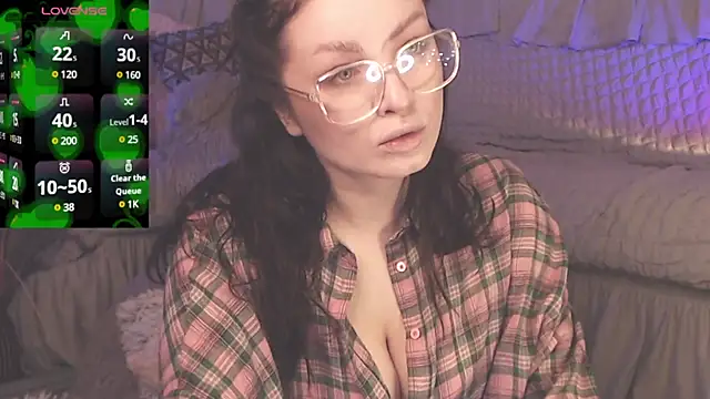 Snapshot of BritneyBarker chatting on 02/15/25, 02:15 BritneyBarker online show from 02/15/25, 02:15