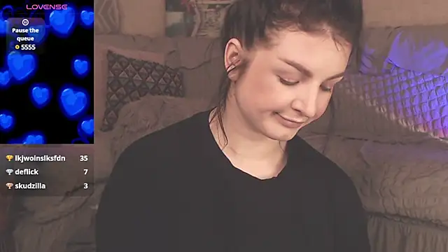 Snapshot of BritneyBarker chatting on 03/09/25, 04:27 BritneyBarker online show from 03/09/25, 04:27