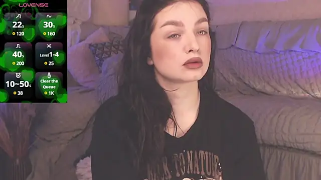 Snapshot of BritneyBarker chatting on 03/10/25, 02:06 BritneyBarker online show from 03/10/25, 02:06