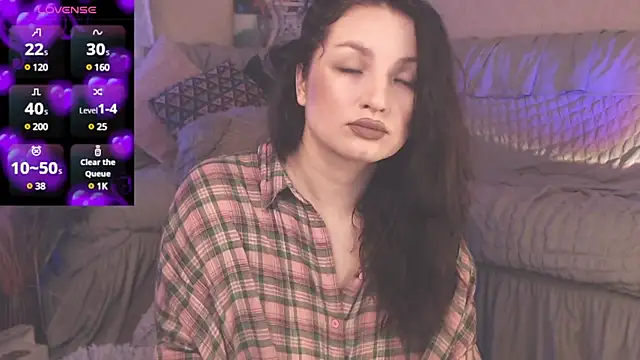 Snapshot of BritneyBarker chatting on 03/13/25, 12:48 BritneyBarker online show from 03/13/25, 12:48