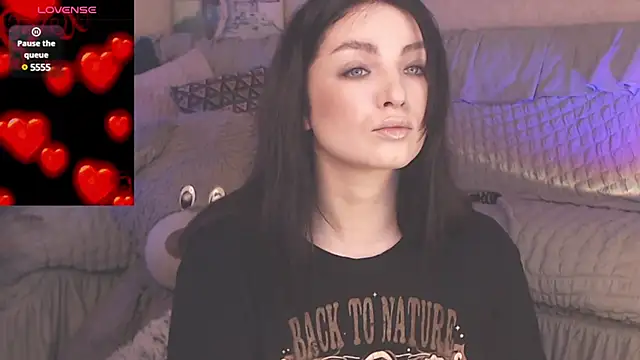 Snapshot of BritneyBarker chatting on 03/15/25, 01:41 BritneyBarker online show from 03/15/25, 01:41