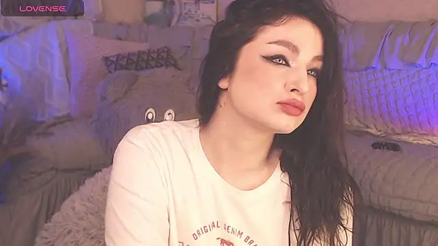 Snapshot of BritneyBarker chatting on 03/16/25, 02:43 BritneyBarker online show from 03/16/25, 02:43