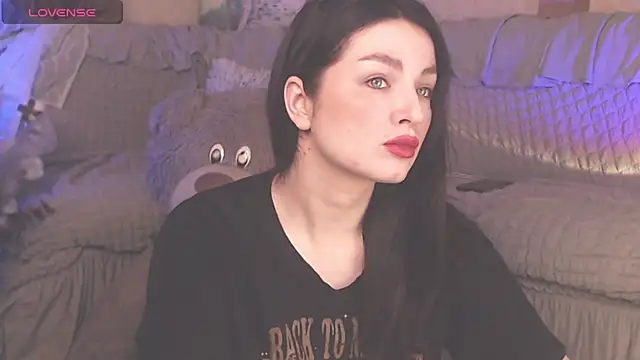 Snapshot of BritneyBarker chatting on 03/19/25, 02:05 BritneyBarker online show from 03/19/25, 02:05