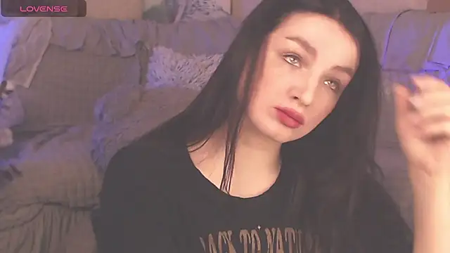 Snapshot of BritneyBarker chatting on 03/19/25, 05:08 BritneyBarker online show from 03/19/25, 05:08