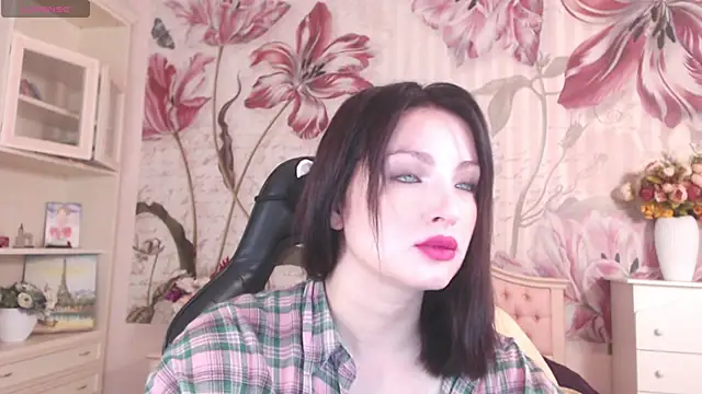 Snapshot of BritneyBarker chatting on 09/11/25, 02:22 BritneyBarker online show from 09/11/25, 02:22