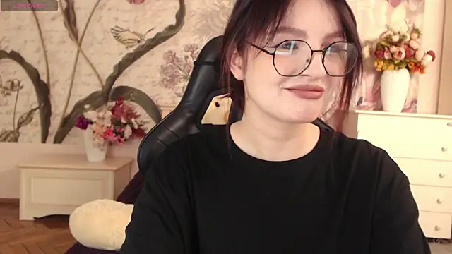 Snapshot of BritneyBarker chatting on 11/07/25, 09:48 BritneyBarker online show from 11/07/25, 09:48