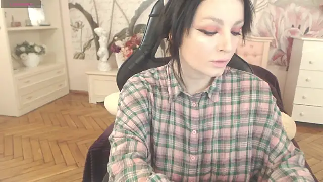 BritneyBarker online show from 04/14/26, 08:04