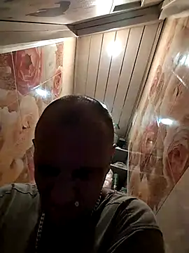 MaxDevilWhite online show from 09/30/25, 08:30