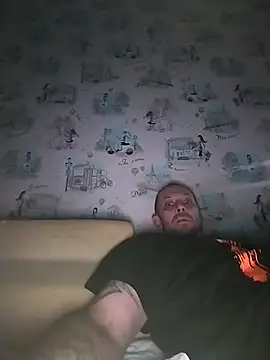 MaxDevilWhite online show from 12/19/25, 07:32