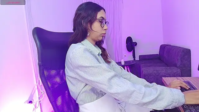 RenataLujan  online show from 01/24/25, 04:17