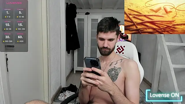 Snapshot of DavidNaidis chatting on 01/28/25, 12:36 DavidNaidis online show from 01/28/25, 12:36