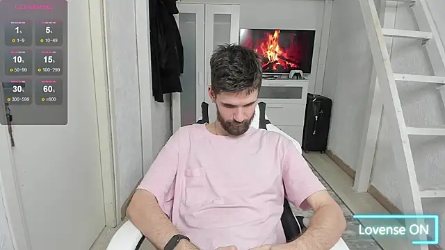 Snapshot of DavidNaidis chatting on 02/04/25, 09:20 DavidNaidis online show from 02/04/25, 09:20