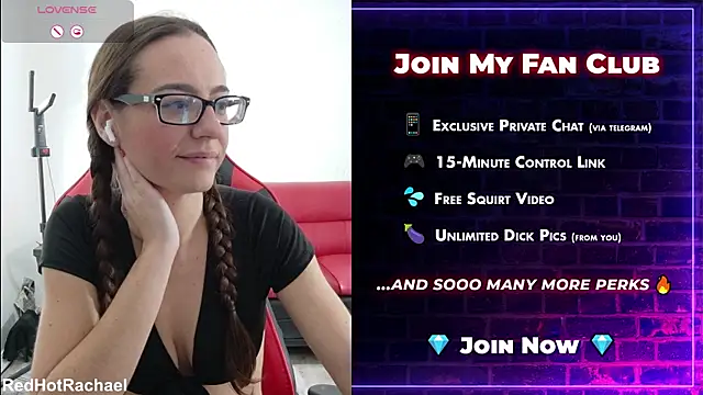 Snapshot of RedHotRachael chatting on 12/03/25, 04:27 RedHotRachael online show from 12/03/25, 04:27