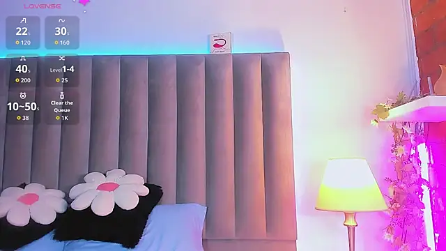 CamiiGarcia online show from 10/24/25, 09:33