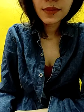 Snapshot of cute_IndianBabe chatting on 03/13/25, 01:43 cute IndianBabe online show from 03/13/25, 01:43