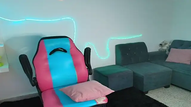 gisell363472 online show from 11/09/25, 11:14