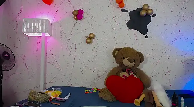 queen violet  online show from 01/27/25, 08:49