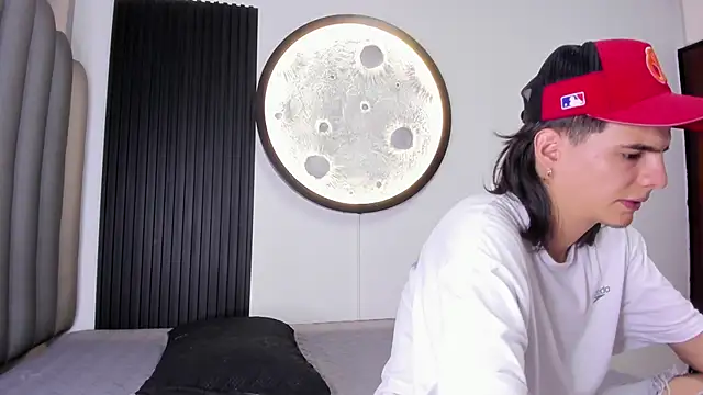 Snapshot of Martshall09 chatting on 10/16/25, 08:21 Martshall09 online show from 10/16/25, 08:21