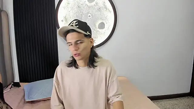 Snapshot of Martshall09 chatting on 10/20/25, 09:59 Martshall09 online show from 10/20/25, 09:59