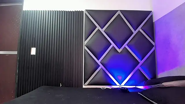 Snapshot of Martshall09 chatting on 10/27/25, 09:19 Martshall09 online show from 10/27/25, 09:19