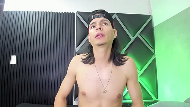 Snapshot of Martshall09 chatting on 10/29/25, 09:05 Martshall09 online show from 10/29/25, 09:05