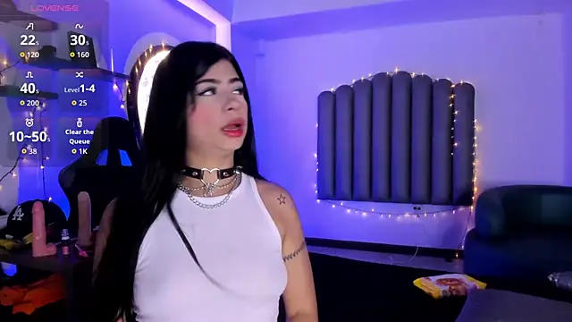 Snapshot of Martshall09 chatting on 12/15/25, 08:57 Martshall09 online show from 12/15/25, 08:57