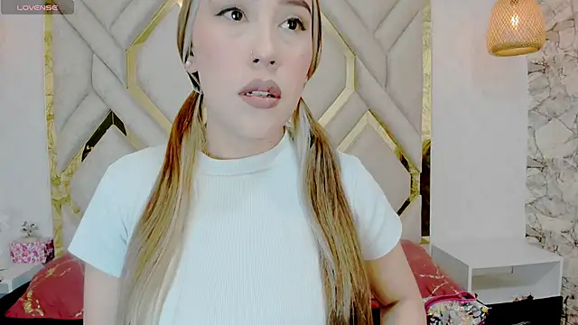 Snapshot of Lannajansen chatting on 01/24/25, 01:14 Lannajansen online show from 01/24/25, 01:14