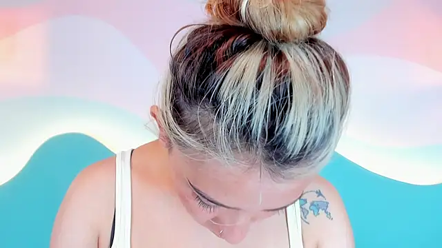 Snapshot of Lannajansen chatting on 12/02/25, 04:35 Lannajansen online show from 12/02/25, 04:35