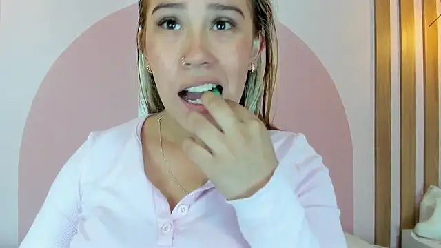 Lannajansen online show from 03/29/26, 02:39